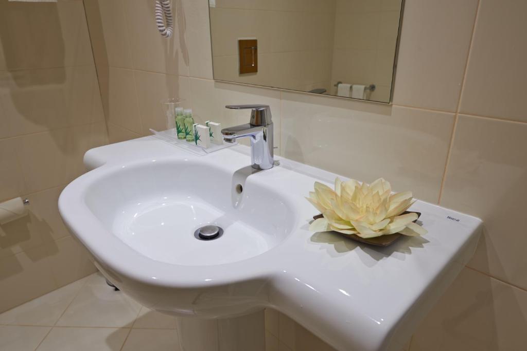 Hotel Azinheira By Ridan Hotels Fatima Room photo