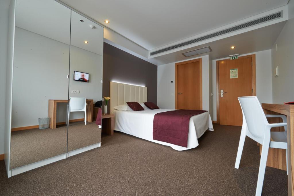 Hotel Azinheira By Ridan Hotels Fatima Room photo